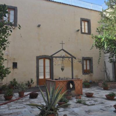 Chiostro 2